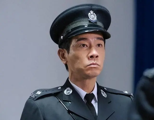 不是明星 当过警察五位香港明星，有人是G4特警，有人是警花，